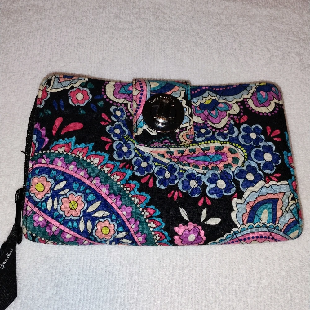 Vera Bradley Turnlock Wallet Paisley Petal Floral Excellent Condition